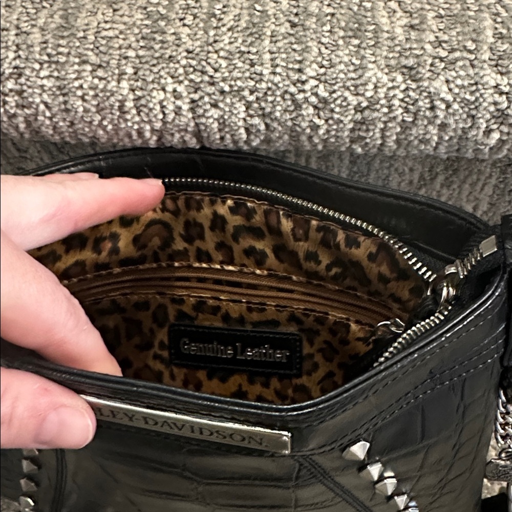 Harley Davidson genuine leather bag with alligator print studs and lepard print - Picture 8 of 10